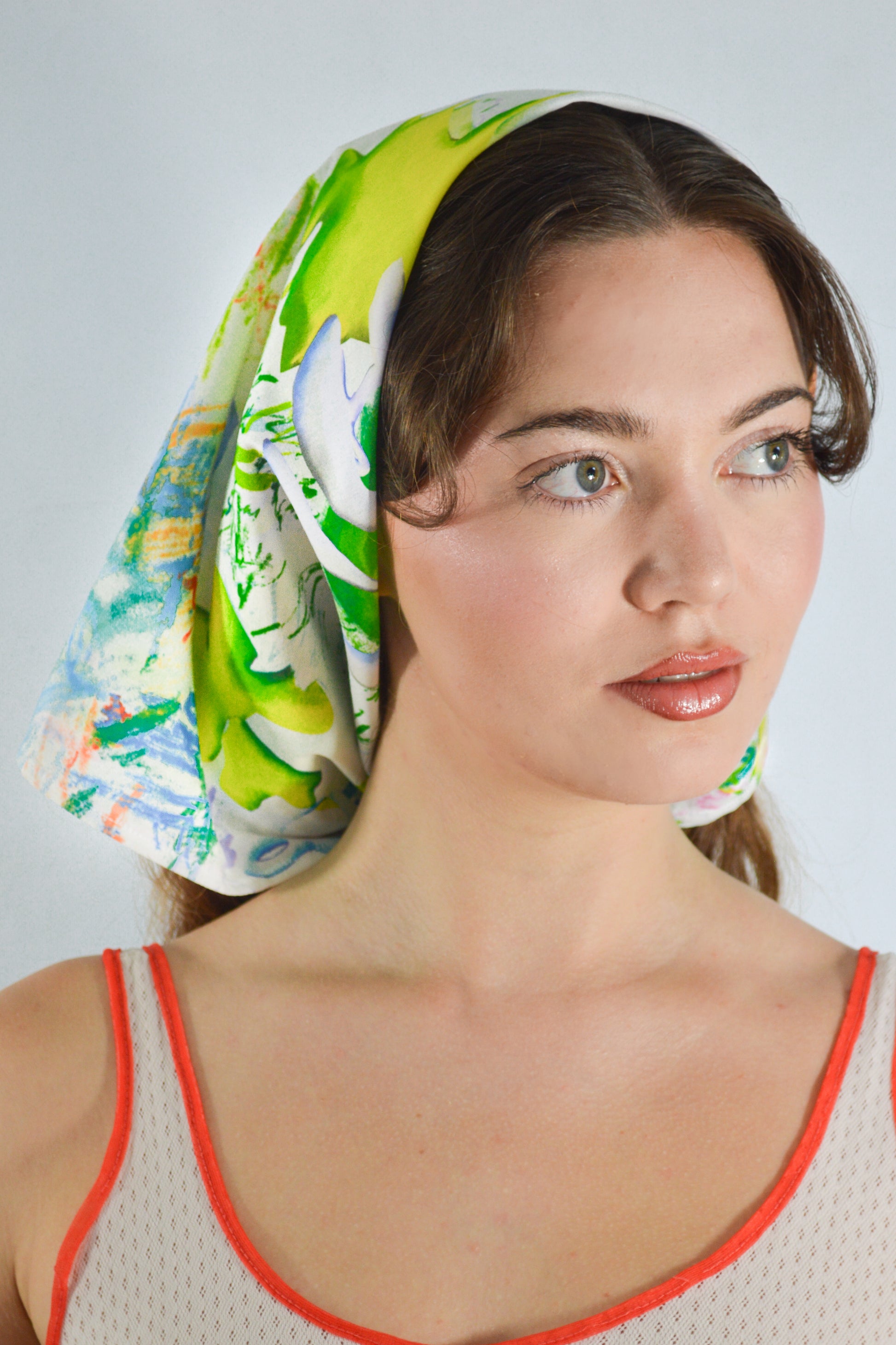 Foulard motif "artifice estival" 70x70