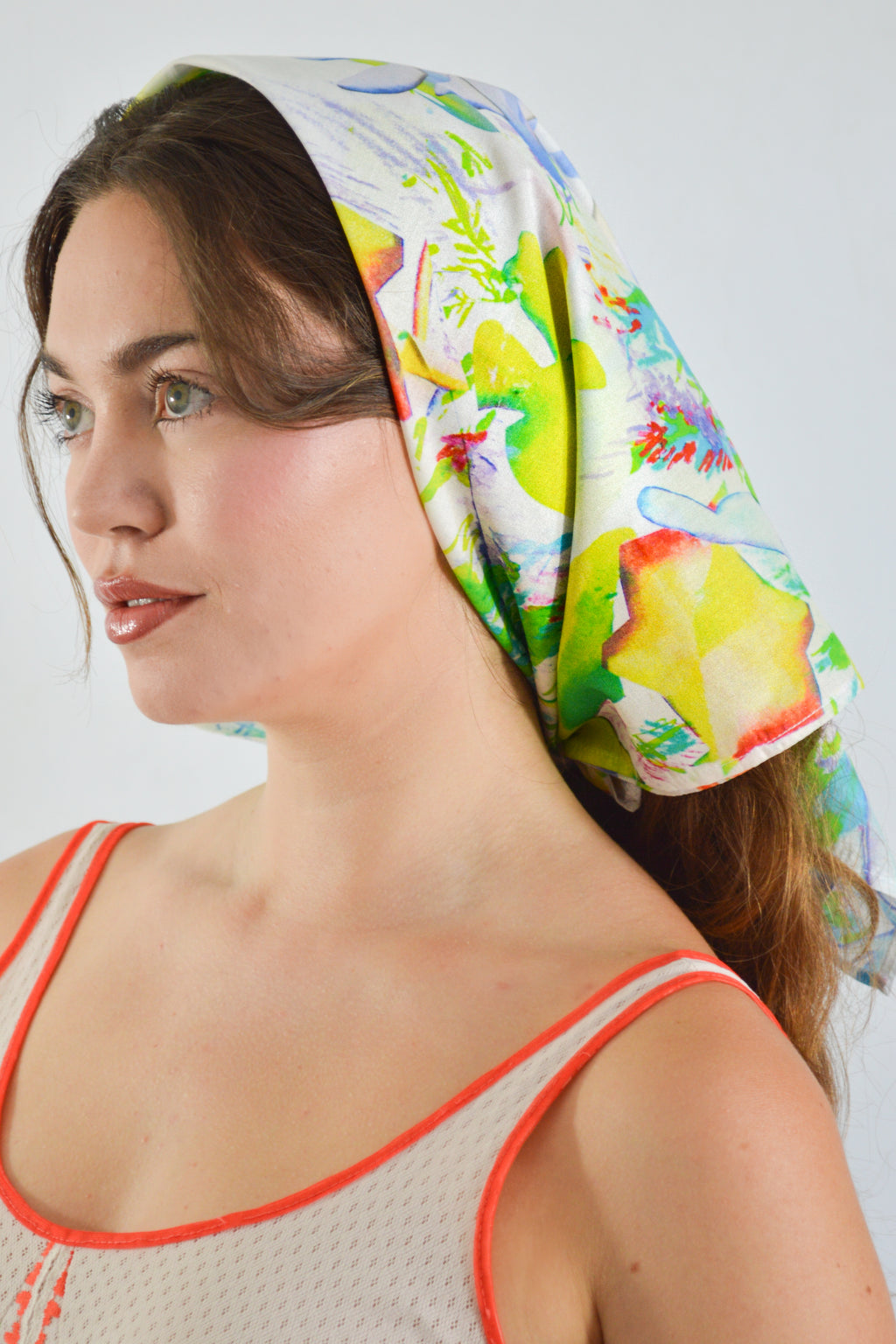 Foulard motif "artifice estival" 70x70
