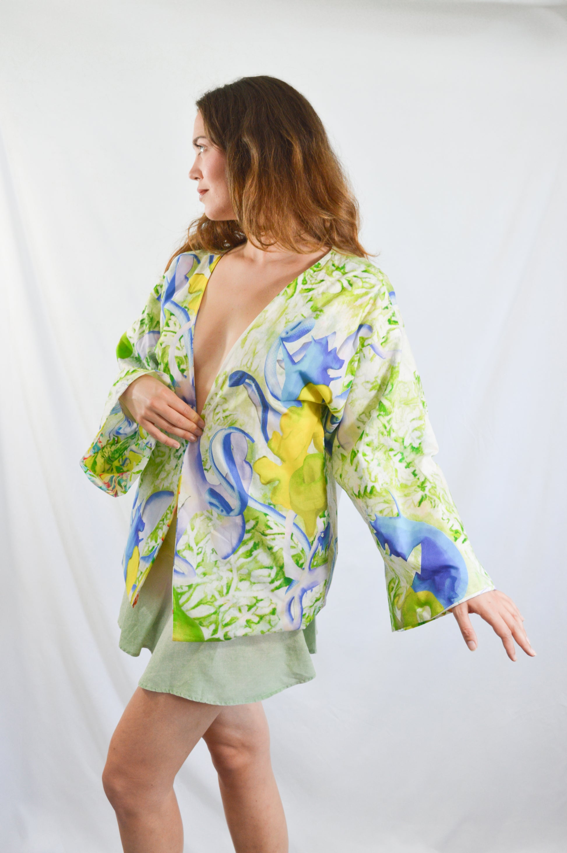 Kimono motif "fleurs de Méditerranée"
